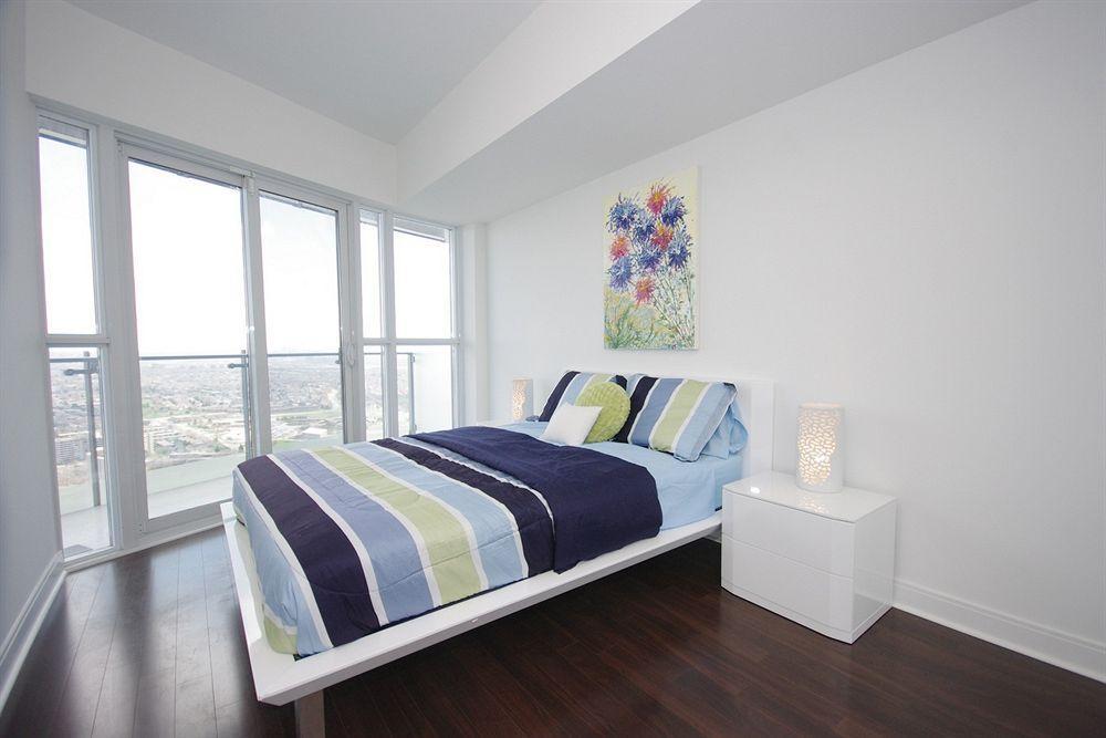 Downtown Mississauga Executive Suites Sq1 Luaran gambar